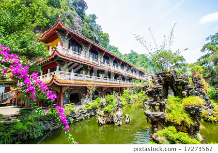 Sam Poh Tong Temple located at Gunung Rapat,Ipoh Sam Poh Tong Temple located at Gunung Rapat,Ipoh 17273562