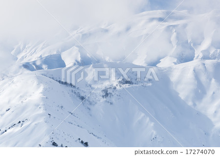 白雪皚皚的馬 白雪皚皚的馬 17274070