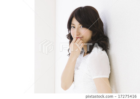 年輕的女士 年輕的女士 17275416