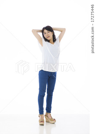 young woman      17275446
