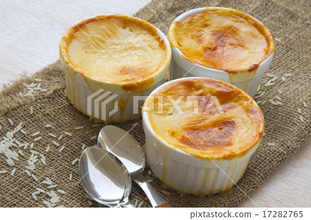 Rice pudding 17282765