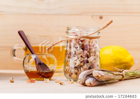 Cup of herbal tea with dried lemon grass  17284683