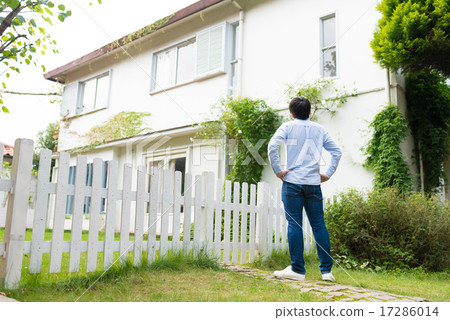 White fence 17286014