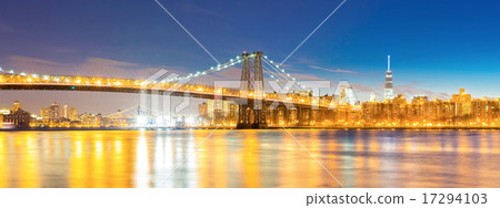 Williamsburg Bridge at dusk Panorama 17294103