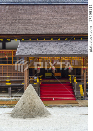 Kamigamo Shinto shrine Minami sand Kamigamo Shinto shrine Minami sand 17299111