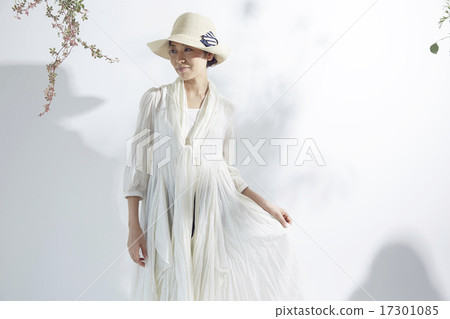 White one piece woman White one piece woman 17301085