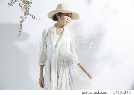 White one piece woman White one piece woman 17301273