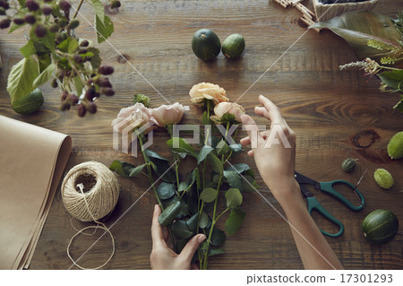 flower arrangement  17301293