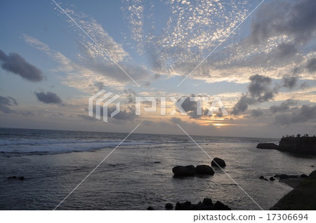 在海上日落 17306694
