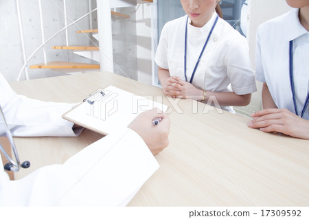 Doctors and nurses to meet at the hospital Doctors and nurses to meet at the hospital 17309592