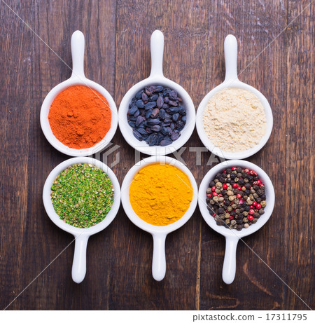 Spices and herbs 17311795