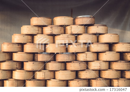 Chinese Bamboo Steamer for Steaming Chinese Food 17316047