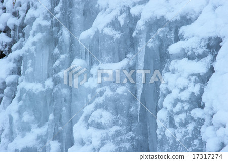 Frozen Yatsugatake Waterfall 17317274