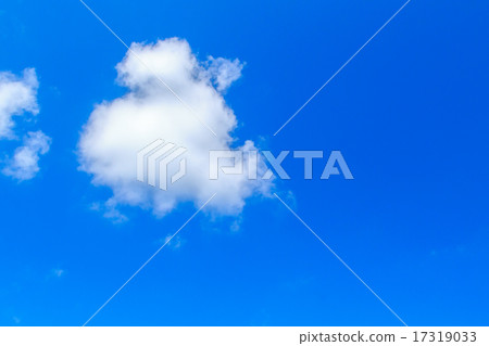 漂浮在藍天的雲彩 漂浮在藍天的雲彩 17319033