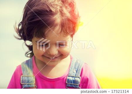 Portrait of happy smiling little girl 17321314
