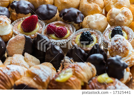 Typical Pasticcini 17325441