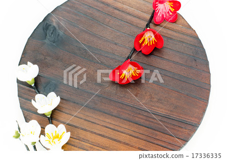 Plum flowers and round board 17336335