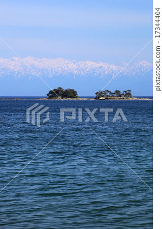 在冰見市和立山的富山灣 在冰見市和立山的富山灣 17344404