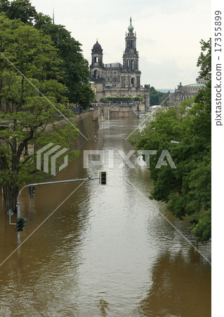 flood in Dresden 2013 17355899