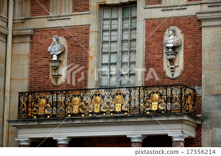 balcony 17356214