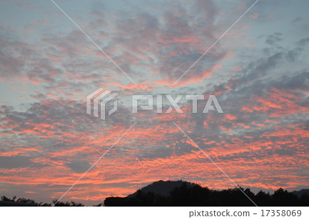 Sky of sunset 17358069