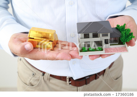 Senior men with assets 17360186