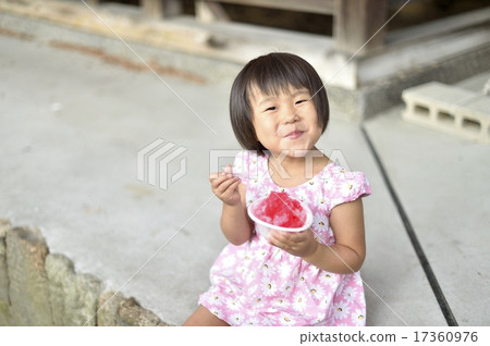shaved ice  17360976