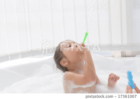 bathe, bubble bath, bath 17361007