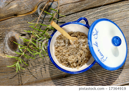 Small porcelain dish with salt 17364919