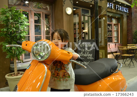 滑板車和女孩 滑板車和女孩 17366243