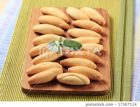 Small white rolls 17367514