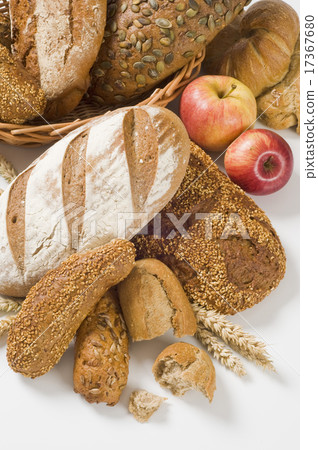 Variety of brown bread 17367680