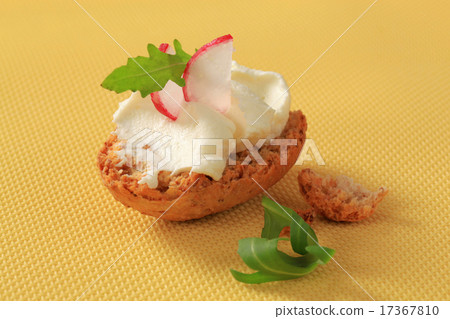 Crispy roll with cheese spread Crispy roll with cheese spread 17367810