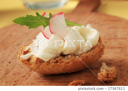 Crispy roll with cheese spread 17367811