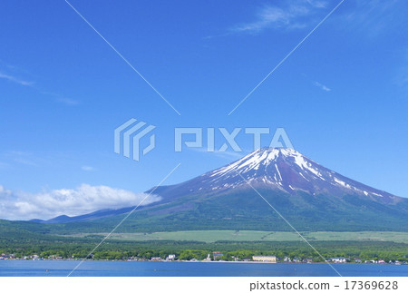 初夏富士山 17369628