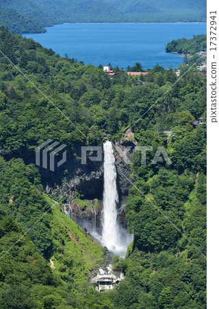 華嚴瀑布和中禪寺湖 17372941