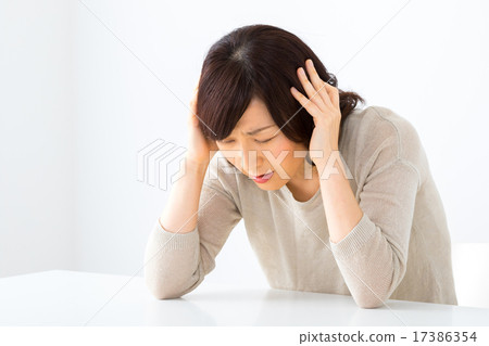 Female headache Melancholic depression Housewife middle-aged middle-aged semi-long lady women's clothing woman's physical condition malfunction Female headache Melancholic depression Housewife middle-aged middle-aged semi-long lady women's clothing woman's physical condition malfunction 17386354