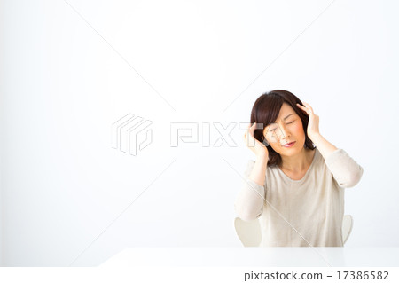Female headache Melancholic depression Migraine Housewife Middle generation Middle age semi-long ladies regular wear Indoor physical condition 17386582