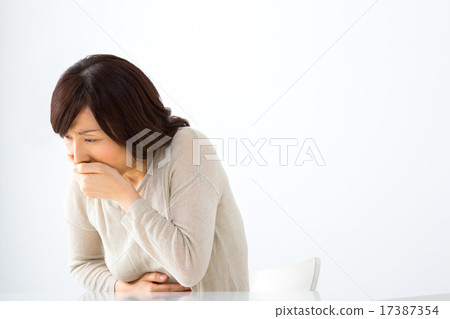 Woman Nausea Feeling bad mistress Homemade middle generation Middle age semi-lady women Women's physical condition malfunction 17387354