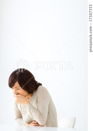 Woman Nausea Feeling bad mistress Homemade middle generation Middle age semi-lady women Women's physical condition malfunction 17387355