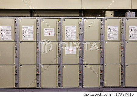 Lockers 17387419