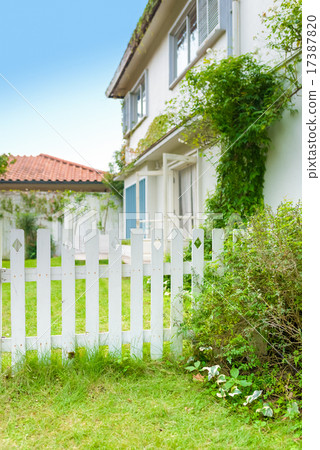 White fence 17387820