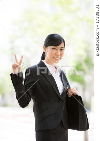 和平·年輕的女商人 和平·年輕的女商人 17388531