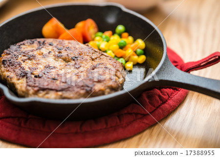 自製的漢堡牛排 17388955