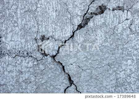 Cracked concrete surface 17389648