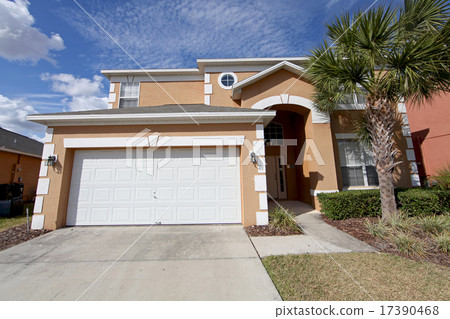 Front Exterior Front Exterior 17390468