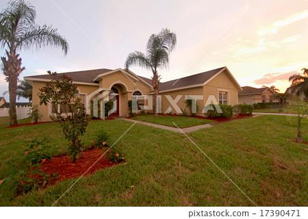 Front Exterior Front Exterior 17390471