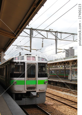 Trains stopped at JR Otaru Station Transportation Trains stopped at JR Otaru Station Transportation 17400223