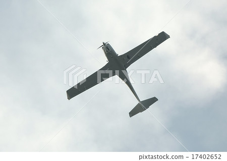 Small Plane 17402652