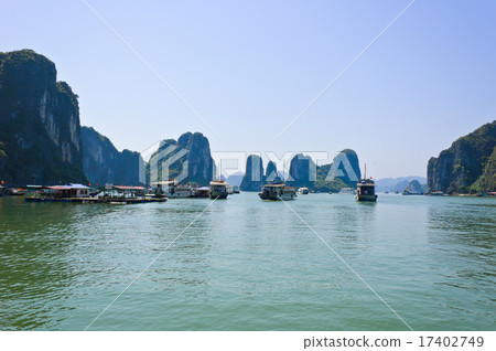 Halong bay, Vietnam 17402749